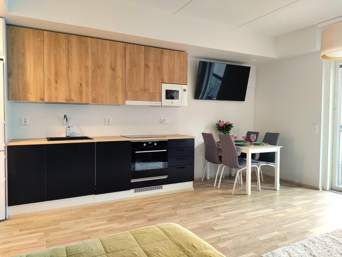 Fully Equipped New Apartment With Free Parking Tampere Luaran gambar