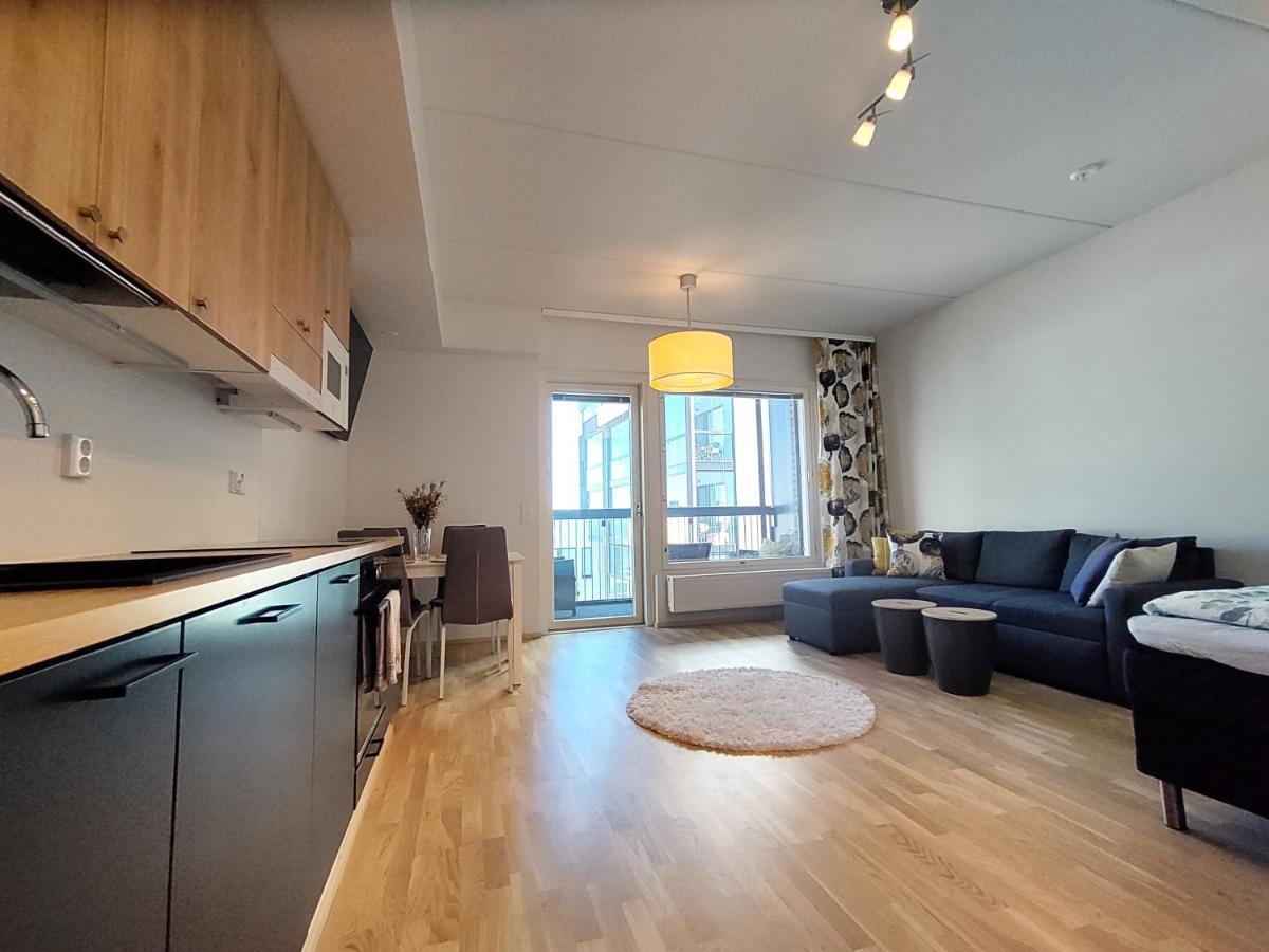 Fully Equipped New Apartment With Free Parking Tampere Luaran gambar